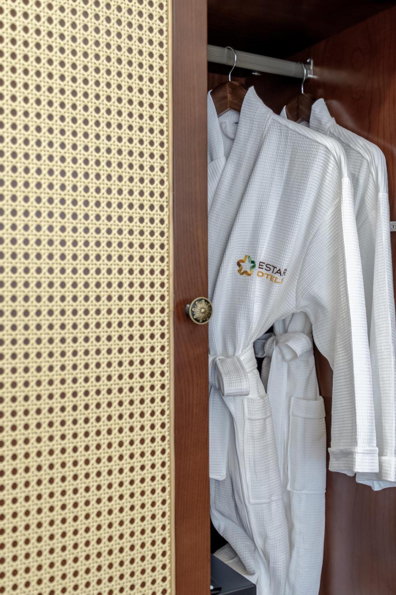 Lestar Hotel Hanoi Buitenkant foto
